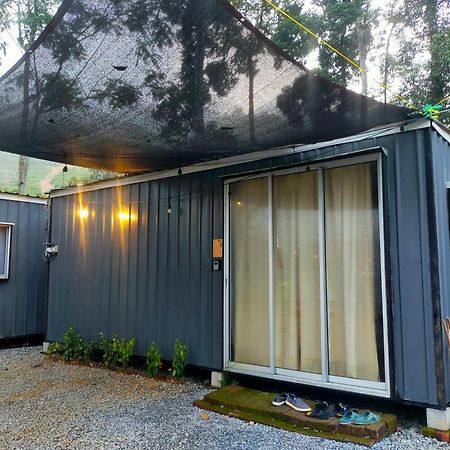 Tanah Merah Glamping Village Kuala Kangsar Luaran gambar