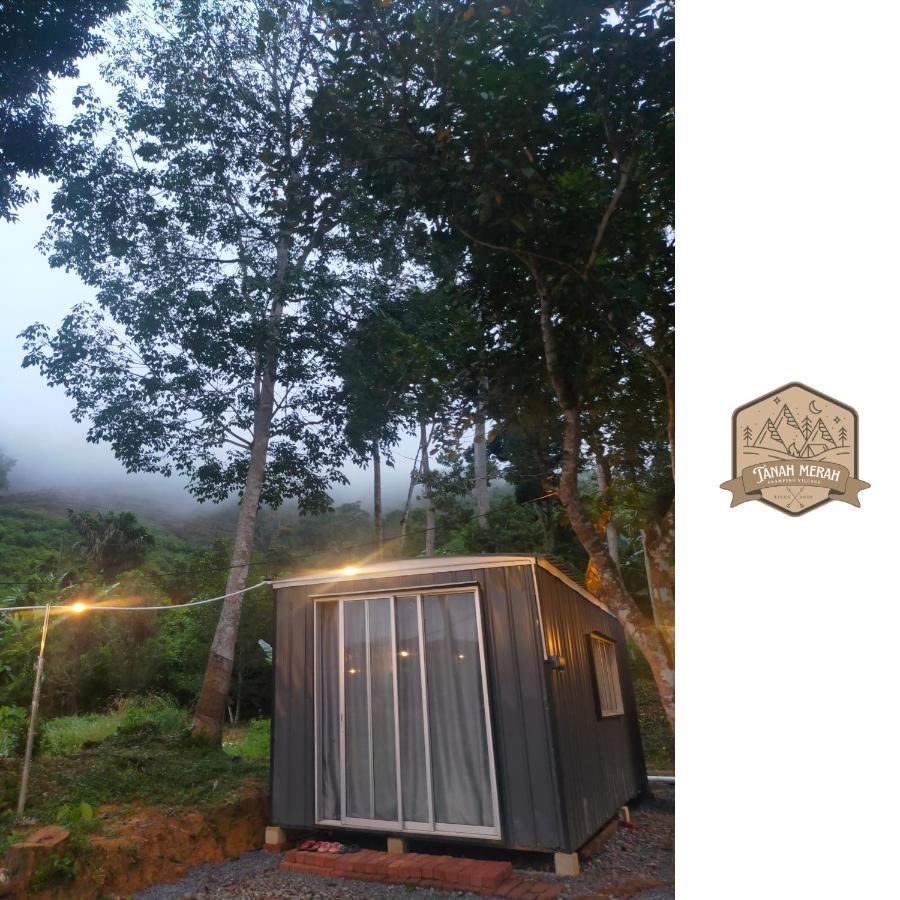 Tanah Merah Glamping Village Kuala Kangsar Luaran gambar