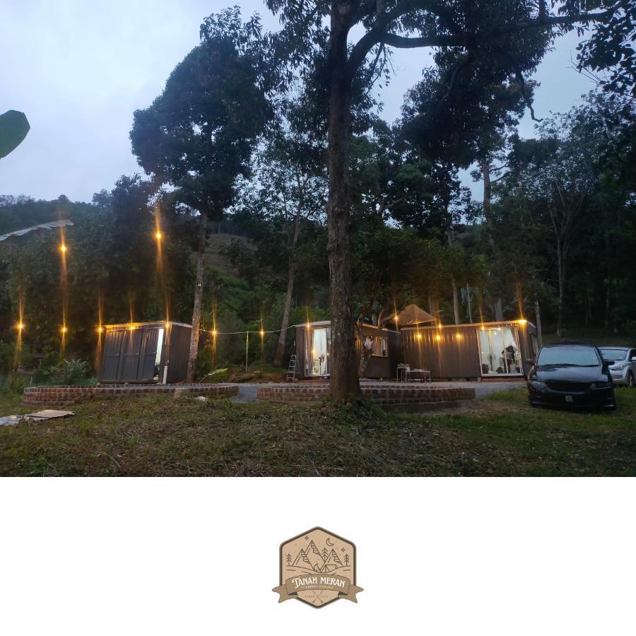 Tanah Merah Glamping Village Kuala Kangsar Luaran gambar