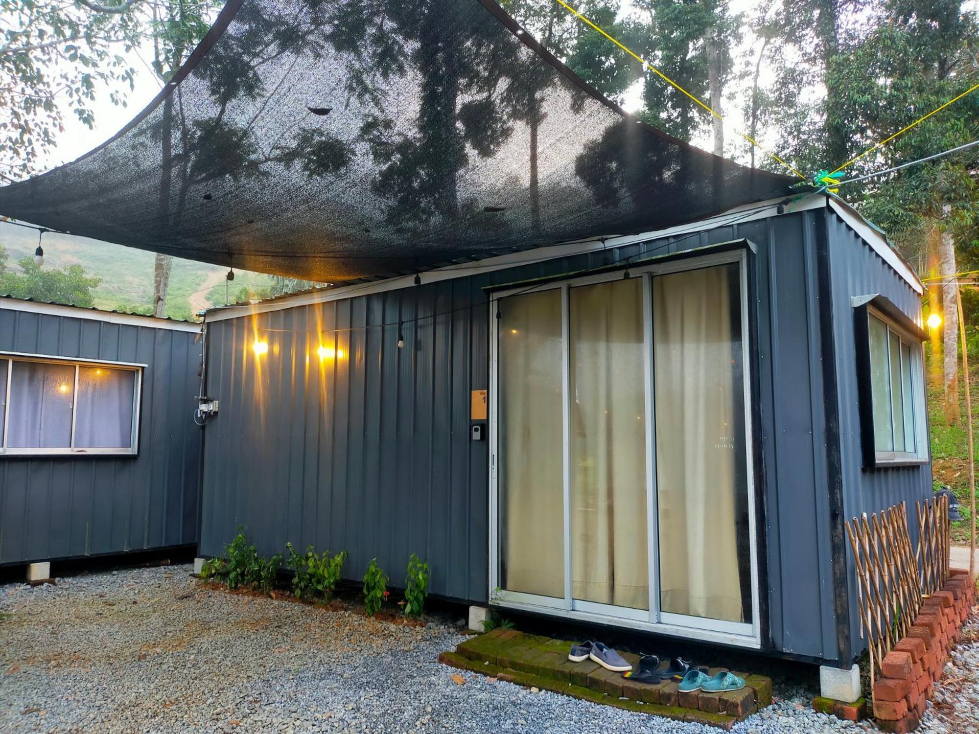 Tanah Merah Glamping Village Kuala Kangsar Luaran gambar