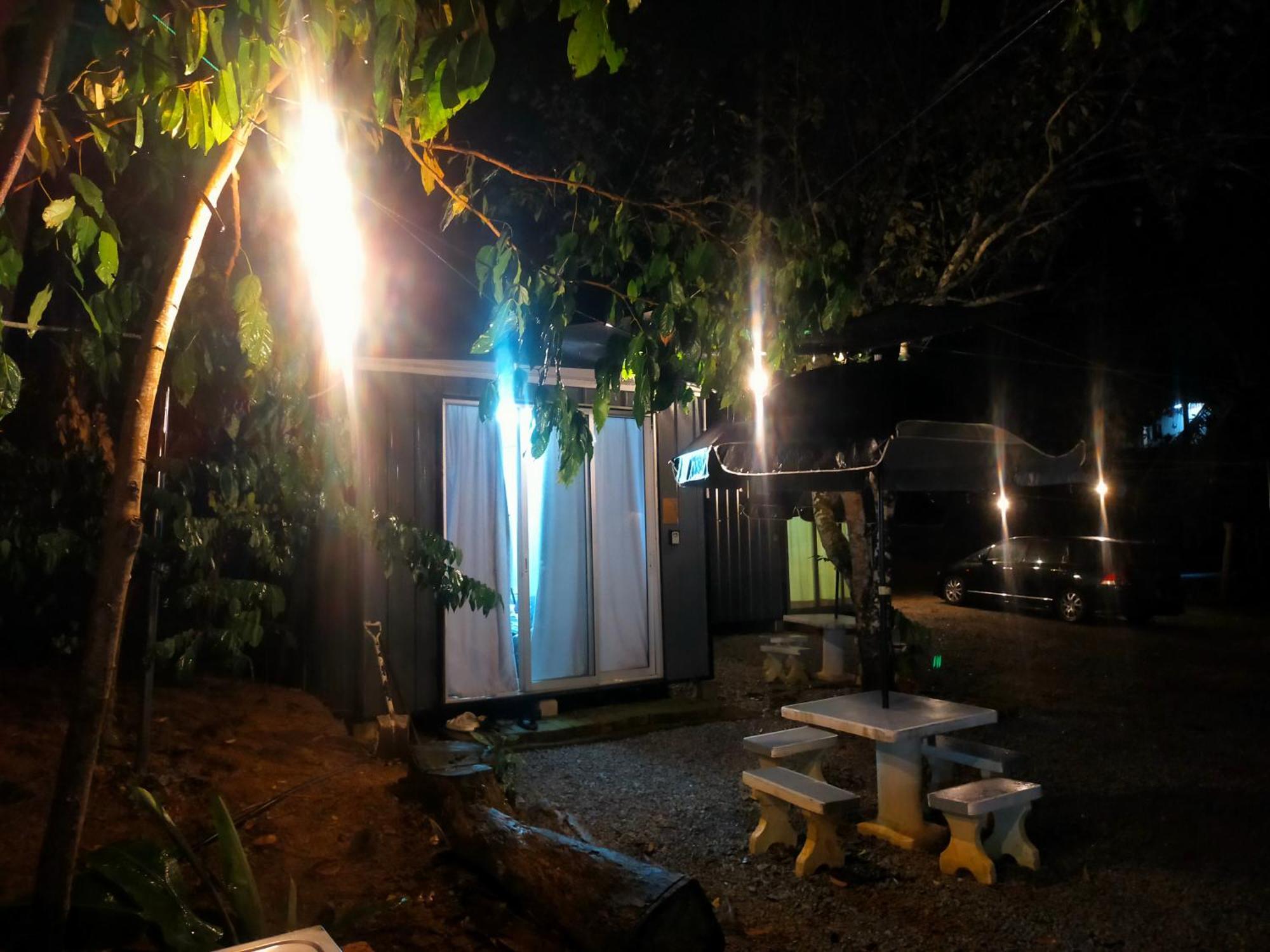 Tanah Merah Glamping Village Kuala Kangsar Luaran gambar