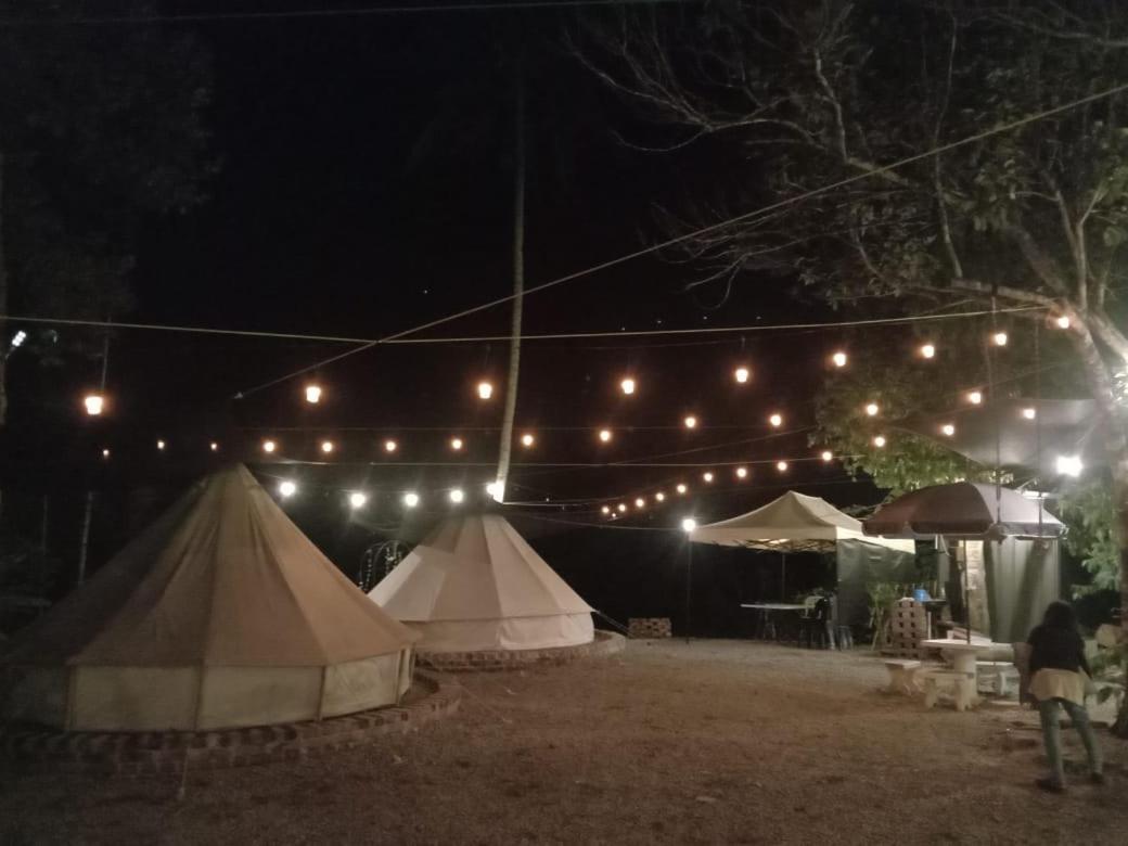 Tanah Merah Glamping Village Kuala Kangsar Luaran gambar