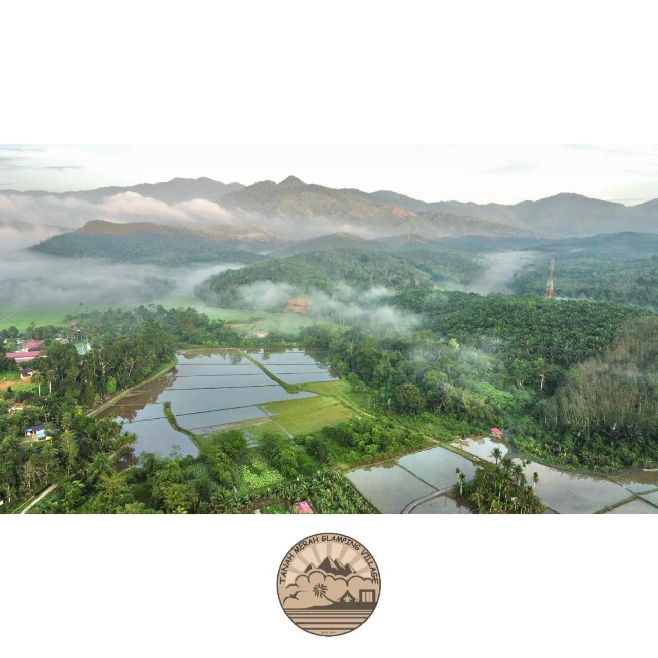 Tanah Merah Glamping Village Kuala Kangsar Luaran gambar