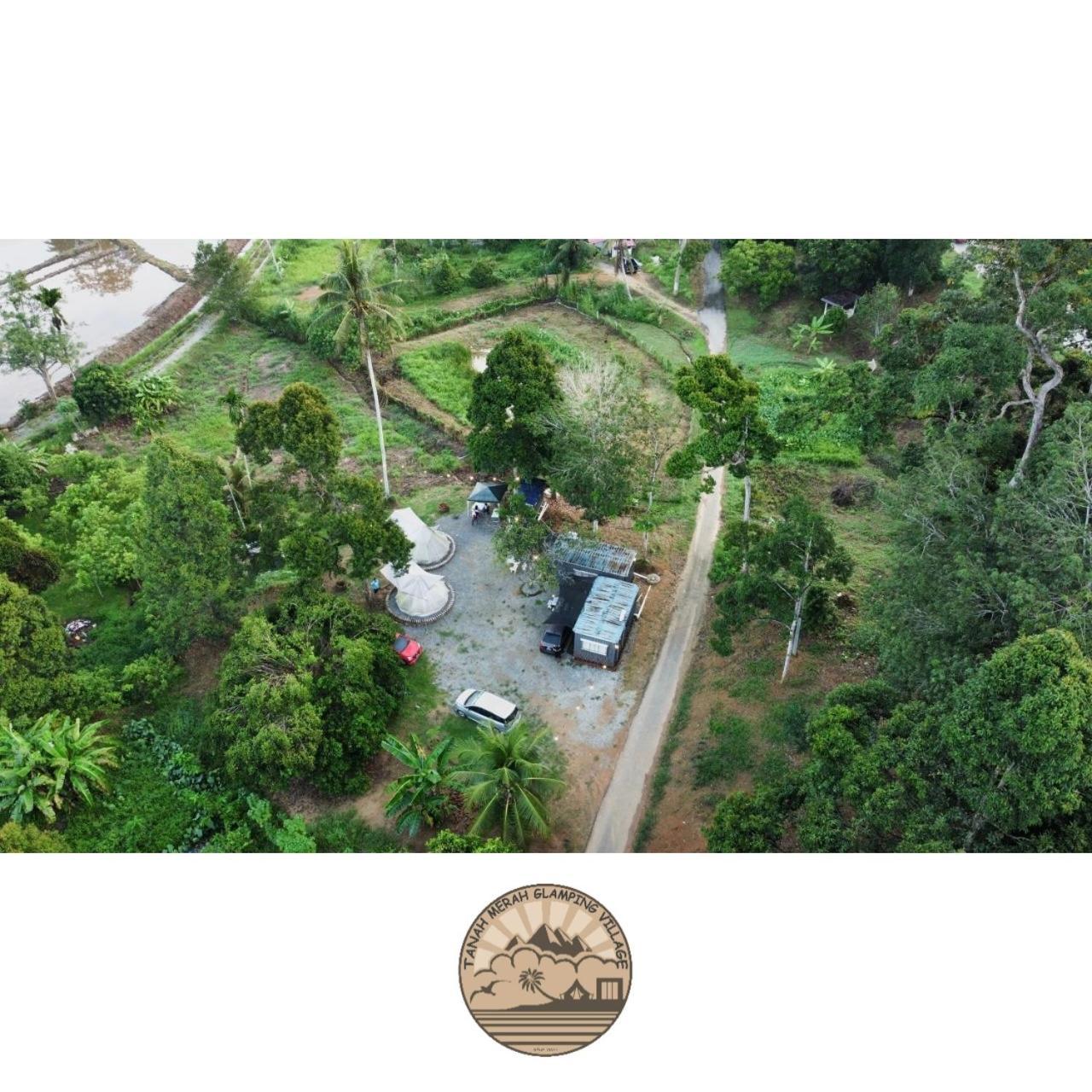 Tanah Merah Glamping Village Kuala Kangsar Luaran gambar